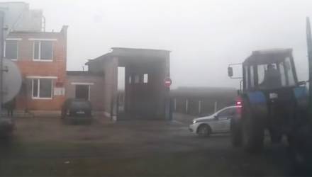Новый антирекорд. Водитель с 5,4 промилле пытался уйти от погони ГАИ на тракторе