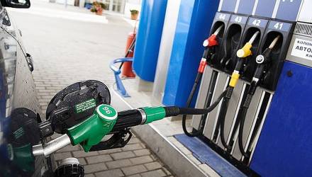 «Белнефтехим» планирует придерживаться поэтапного повышения цен на топливо