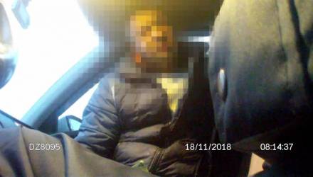 "На своих! Я вам даю слово! До Калинковичей. Ну, расходимся мирно, спокойно". Водитель попытался дать взятку инспектору ГАИ