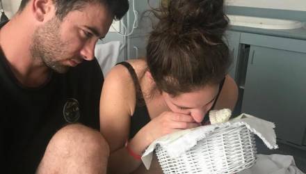 Женщина не стала отказываться от смертельно больной дочери и родила её на 16-й неделе