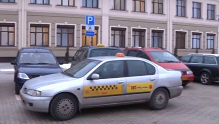 В Мозыре обострилось противостояние легальных таксистов и "бомбил": дело дошло до суда