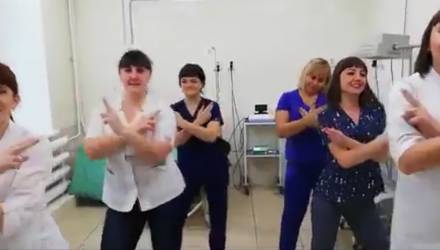"В этой матке ты был господин". Акушерки сняли пародию на клип Бузовой