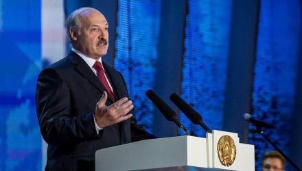 Лукашенко по поводу налогового маневра: «Меня настораживает, что белорусы заволновались. Я хочу прямо сказать: волноваться абсолютно нет причин»