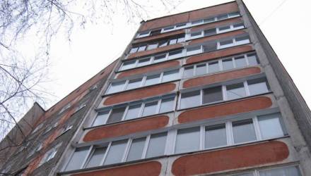 В Светлогорске 4-летний мальчик упал с шестого этажа. Врачи боролись за его жизнь, но спасти не смогли