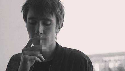 Смертельный перфоманс. В Москве молодой художник обмотался петардами и упал с 20-го этажа