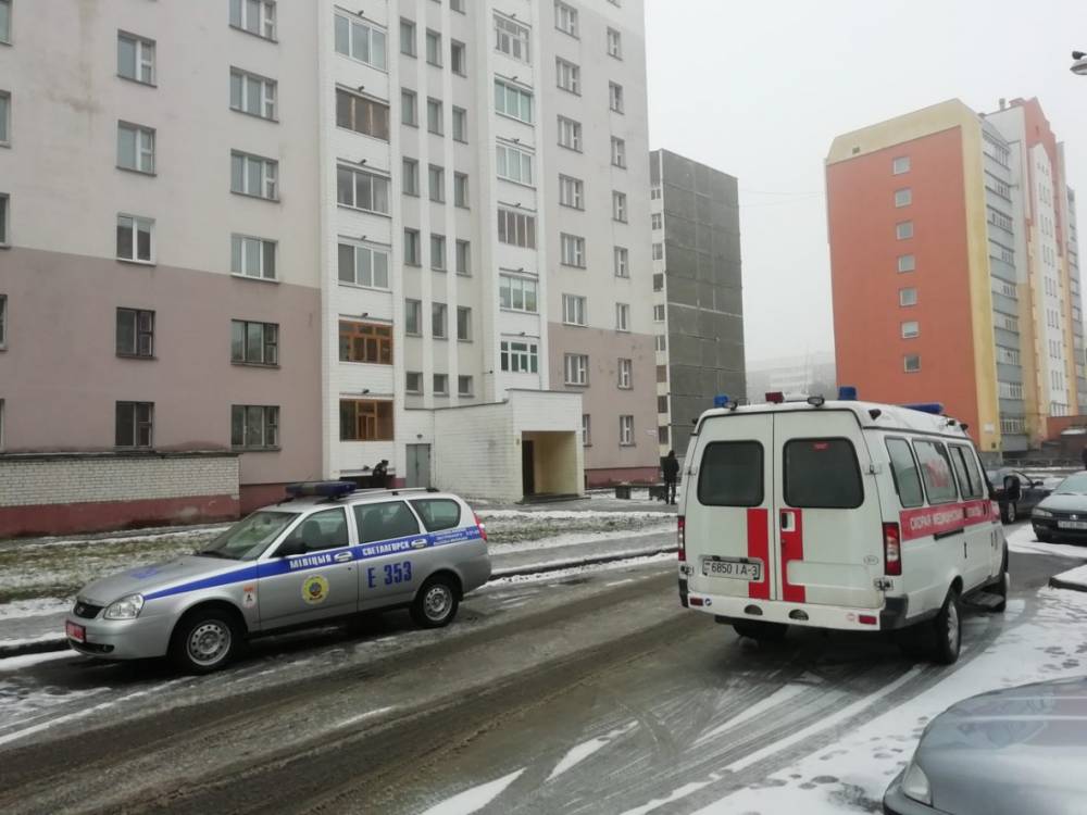 В Светлогорске в подвале дома найден труп мужчины, а на трассе рядом с райцентром насмерть сбили велосипедиста