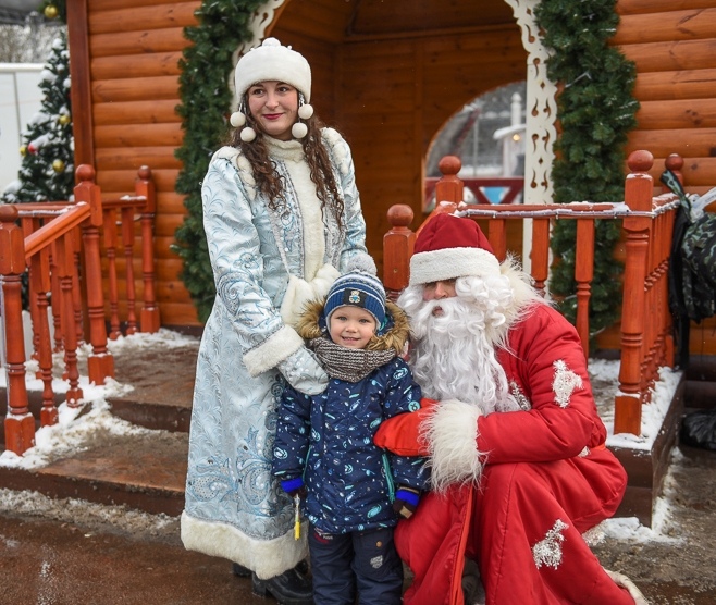 Фоторепортаж: в Гомеле официально открылась резиденция Деда Мороза