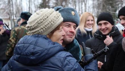 Бегал утром и вечером, качался в тренажёрке. Гомельский студент рассказал, как готовился к армии