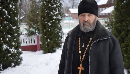 Бывший моряк построил в родной деревне на Гомельщине церковь и стал священником