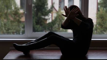Так не доставайся ты никому. Белорус плеснул кислотой в лицо бывшей