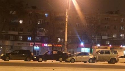 Минус 13, снег и гололёд. Гомельская ГАИ предупредила водителей о "Днях жестянщика"