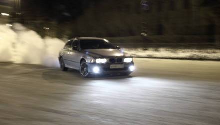 На Гомельщине водитель BMW решил дать взятку ГАИ из-за непристёгнутого ремня, тонировки и отсутствия права на управление