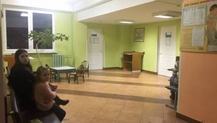 В белорусской школе более 100 учеников не пришли на занятия. Учителя и медики заволновались