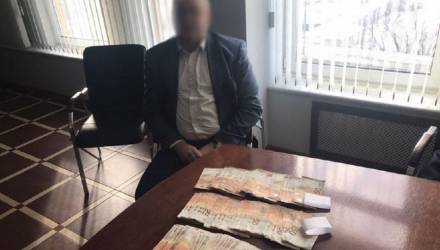 МВД опубликовало видео задержания в кабинете гендиректора Минского завода шестерён за взятку в 20 тыс. евро