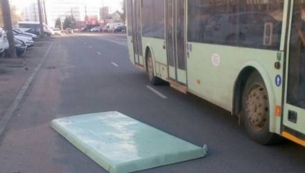 "В тормозные барабаны засыпают песок". Водители белорусского троллейбусного парка прокомментировали нашумевшую петицию