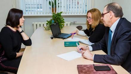 В Гомеле женщину с маленьким ребёнком заставляли работать ночью