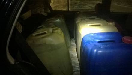 Невероятно. Речичанин сумел запихнуть в малолитражку 390 л топлива
