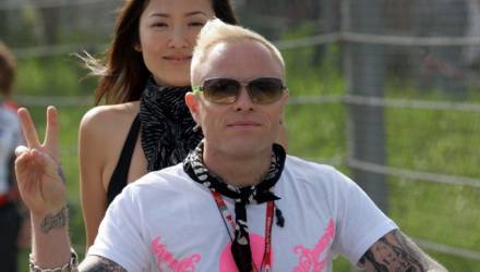 За несколько дней до суицида вокалист The Prodigy расстался с женой