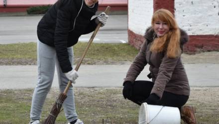 В Железнодорожном районе Гомеля состоялся районный субботник
