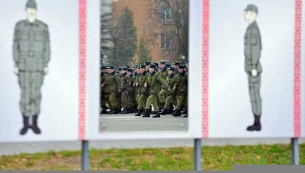"Так могут гомельчане служить в "соседнем" дворе?" Замвоенкома рассказал о ходе призывной кампании и ответил на вопросы
