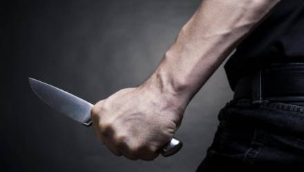 В Гомеле студент трижды ударил 23-летнюю девушку ножом и похитил её сумку