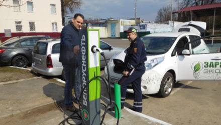 В Гомеле на смотровой площадке ГАИ установили электрозаправочную станцию