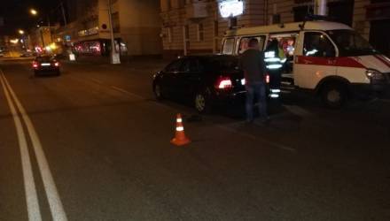 В Гомеле сбили пешехода, а в Добрушском районе бесправник на легковушке врезался в столб и умер