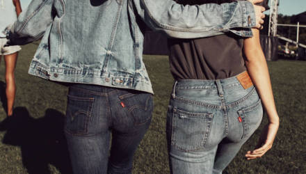 Эксперты Levi's рассказали, как правильно стирать джинсы