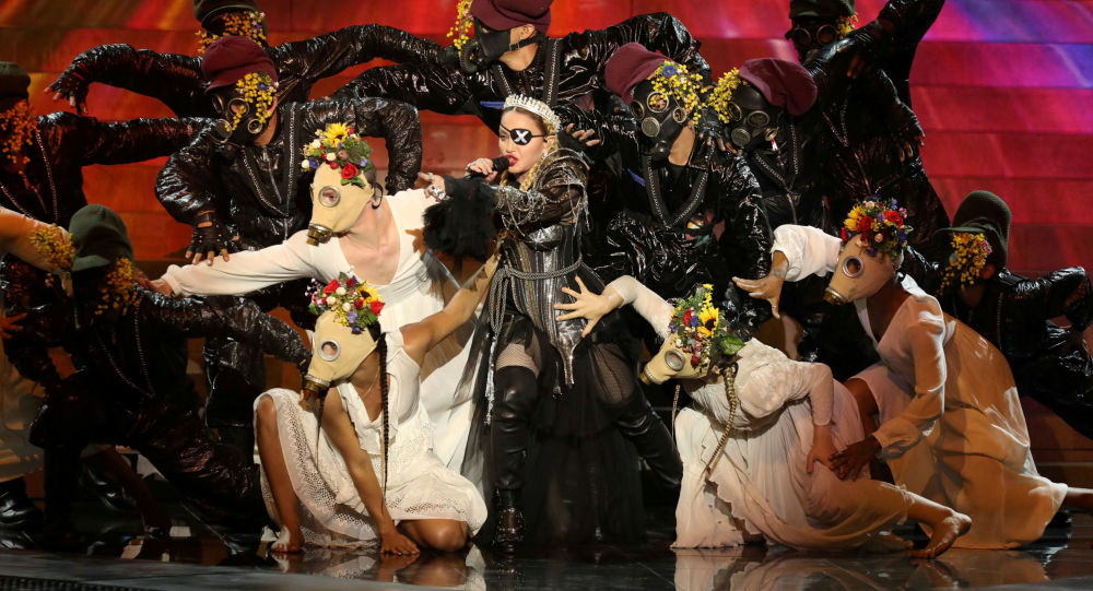 "Что это было?": выступление Мадонны на "Евровидении" потрясло публику