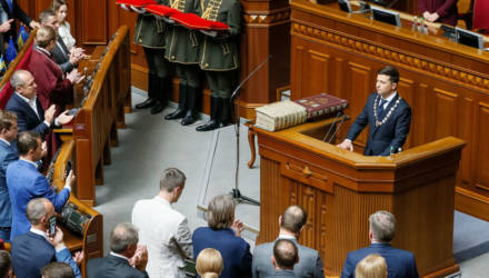 Зеленский объявил о досрочном роспуске Рады