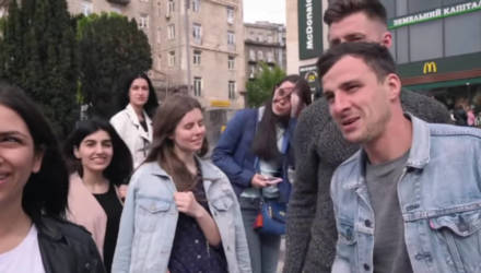 «Если наберёт более 1 млн просмотров». Команда Зеленского распространила видеопетицию о роспуске Рады