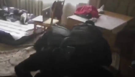 "Руки!" УВД показало видео задержания вербовщика проституток в Китай