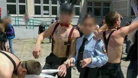 Родителей школьницы, которая пришла на день самоуправления в полицейской форме, оштрафуют