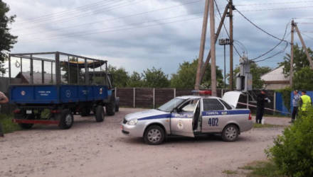 ЧП: в агрогородке под Гомелем трактор столкнулся с велосипедистом – последний умер