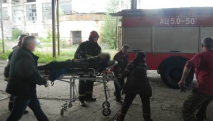В Речице мужчина обследовал цех и провалился под пол: понадобилась помощь спасателей