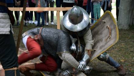 Душевное Средневековье: в Гомеле прошёл рыцарский турнир (фото, видео)