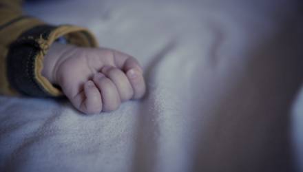 В Лоевском районе устанавливаются обстоятельства смерти двухмесячного малыша