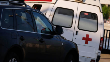 Пациент выпрыгнул на ходу из скорой в Гомельском районе