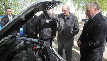 Чиновников - на Geely. Белорус отправил петицию властям и ему ответили. Каков ответ?