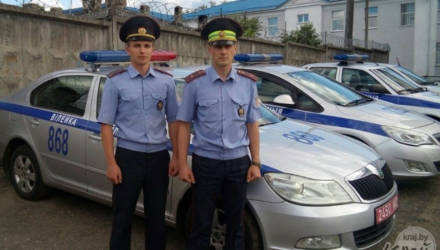Бывает и такое: белорусские милиционеры переставили машины выпивших туристов на водохранилище. Что потом сделали водители?