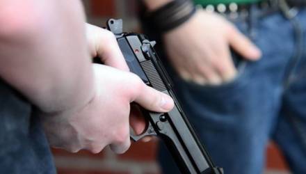 Дерзкий налёт в Гомеле: парочка грабителей ворвалась в магазин и похитила деньги