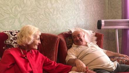 СМИ показали, как живут родители Зеленского