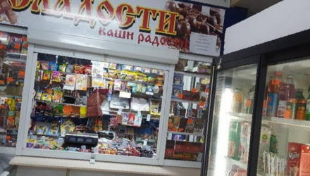 В Гомеле школьники и девочка-лицеистка по ночам залезали в ларьки и набивали карманы сладостями