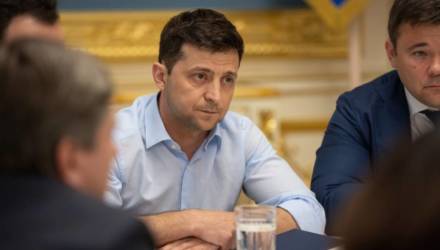 Зеленский уволил 15 губернаторов, Климкина и настаивает на снятии с поста Луценко