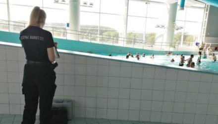 Мальчик чуть не утонул в аквапарке "Лебяжий"