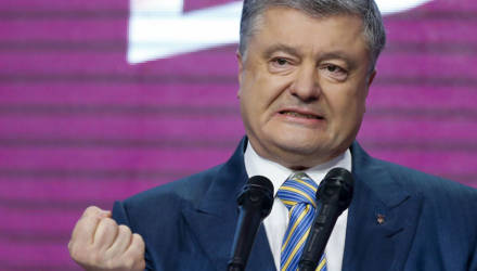 Порошенко пригрозил "набить морду" недовольным украинцам