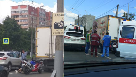 В Гомеле в ДТП пострадала девушка-байкер: на место выехали три кареты скорой помощи