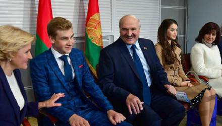 Коля Лукашенко и девушки: с кем он проводит время?