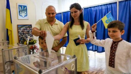 Выборы в Украине: Партия Зеленского набирает большинство, пророссийские силы на втором месте, "Европейская солидарность" – в конце тройки