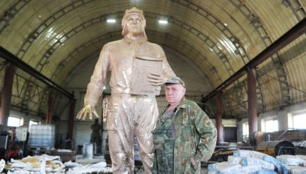 Как создавался и устанавливался памятный знак братьям Лизюковым в Гомеле